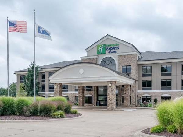 Holiday Inn Express & Suites Wadsworth