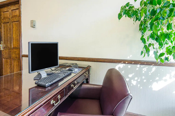 Econo Lodge Inn & Suites Norton - Wise South