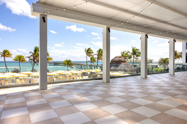 The Sunny Hotel, Curio Collection by Hilton