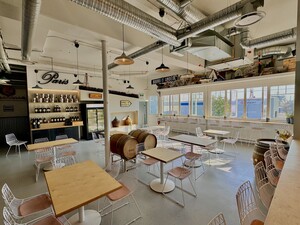 Le Cafe Brocante - Garage a Vin