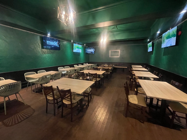 Chronicle Pub & Grill
