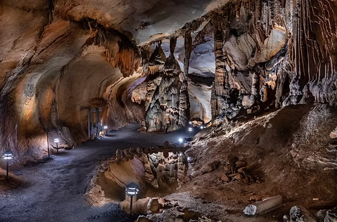 Melrose Caverns Lodge
