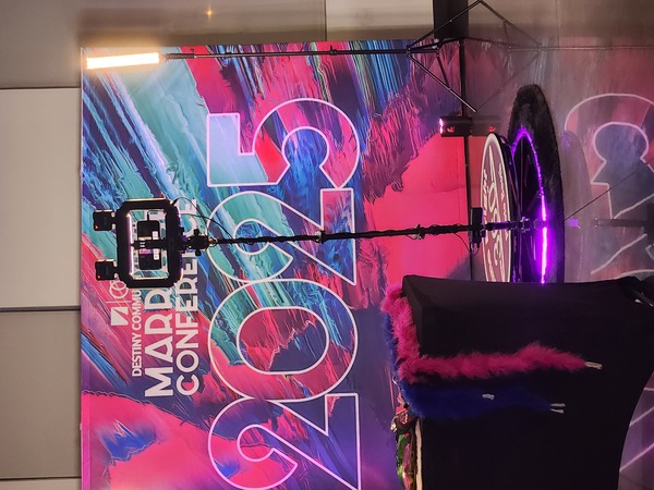 Shine Bright 360 Photobooth
