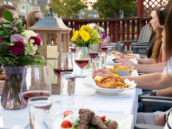 Anna's Harborside Grille