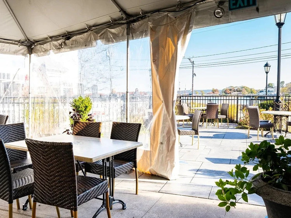 Anna's Harborside Grille
