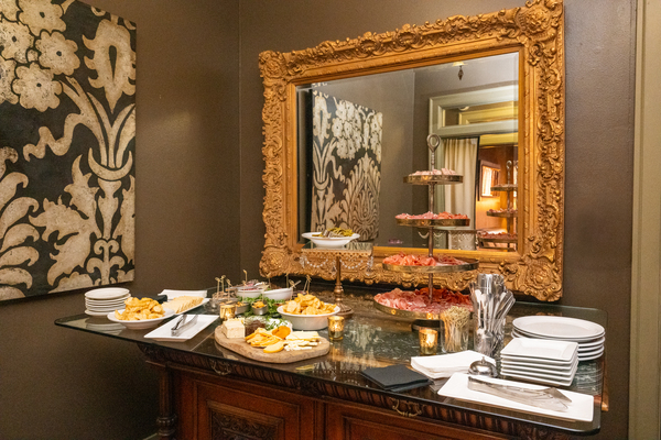 Tin Lizzie Lounge // Speakeasy Style Event Venue