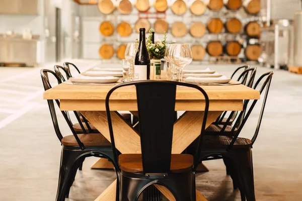 Brooks Note Winery and Tasting Room