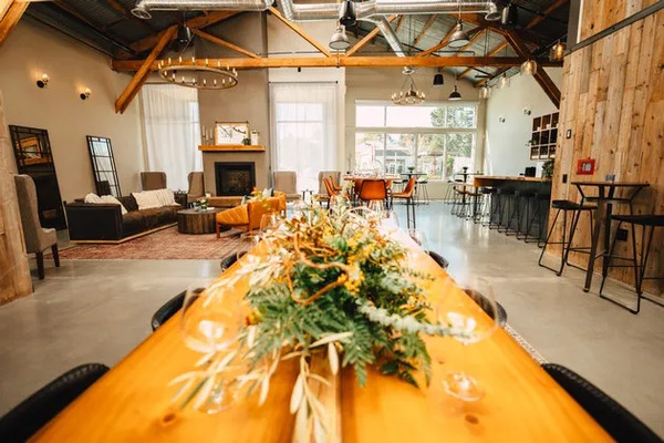 Brooks Note Winery and Tasting Room