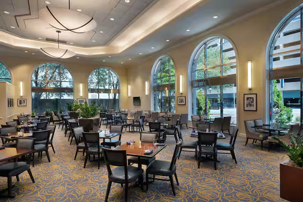 Hilton Indianapolis Hotel & Suites