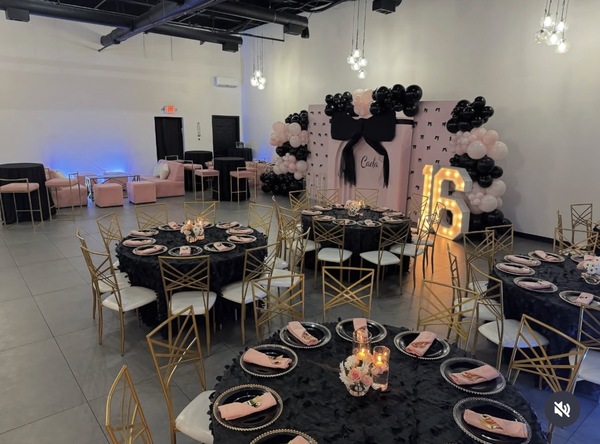 The Houston Room- Premier Event Venue