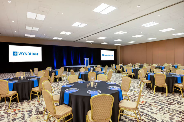 Wyndham Indianapolis Airport Hotel