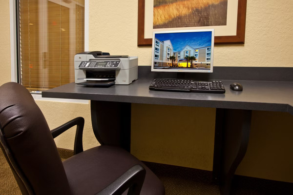 Candlewood Suites Fort Myers I-75 by IHG
