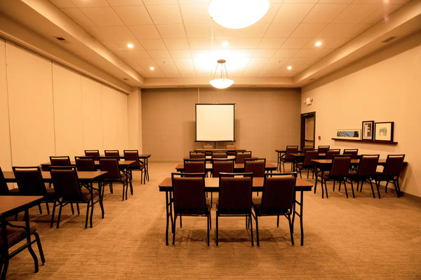 Country Inn & Suites by Radisson, Wilson, NC