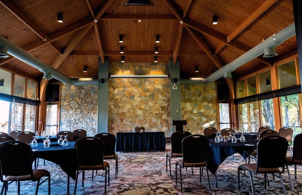 POSTOAK Lodge & Retreat