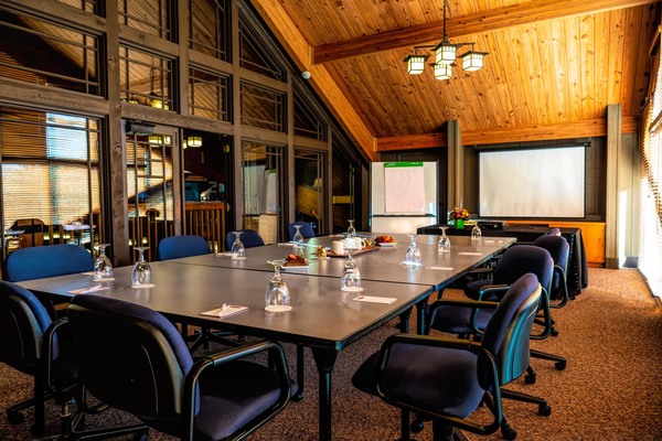 POSTOAK Lodge & Retreat