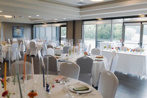 BANQUET ROOM