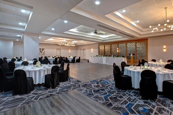 Four Points By Sheraton St. Catharines Niagara Suites