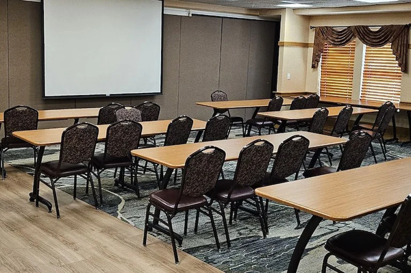 Divots Conference Center