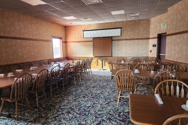 Divots Conference Center