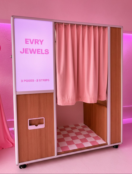 Stay Golden Photo Booth | Enclosed Booth