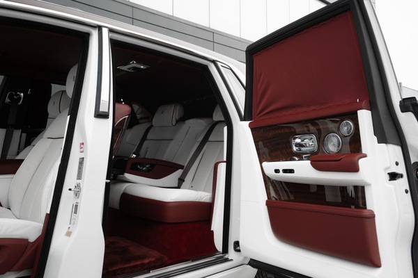 North Black Limousine