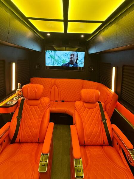 North Black Limousine