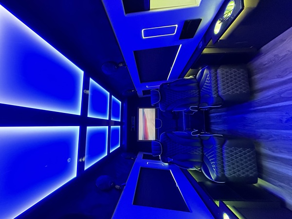 North Black Limousine
