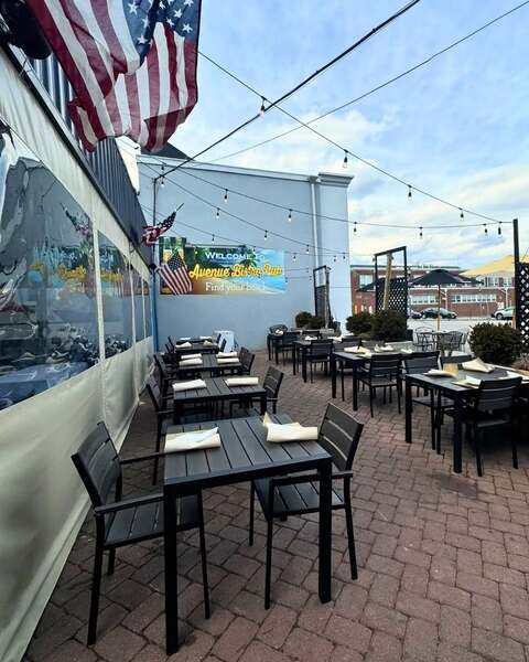 Avenue Bistro Pub