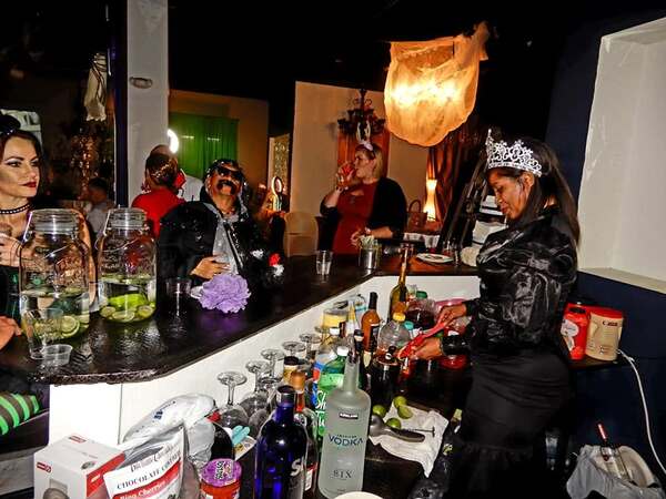 Upscale Mixologist