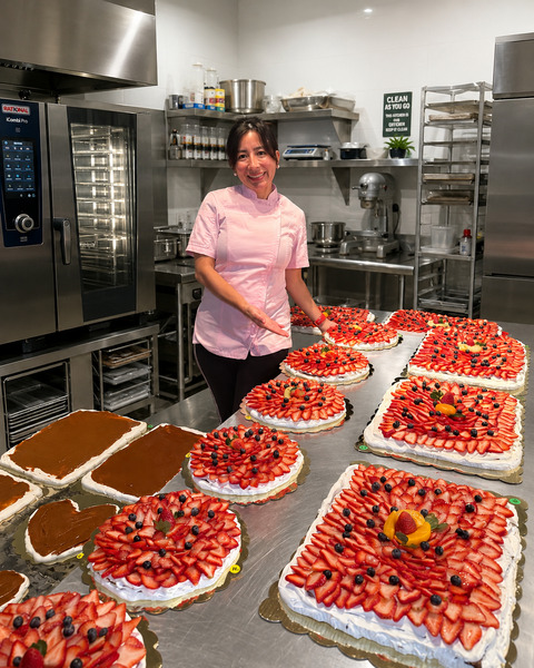 Pavlova Cake LLC
