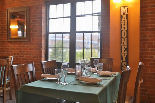 Mahoney's Irish Pub And Restaurant