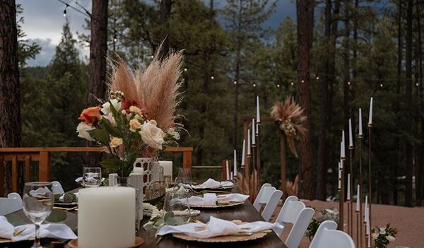 Creekside Cabins & Tavern
