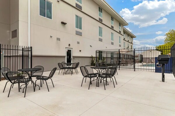 Sleep Inn/MainStay Suites