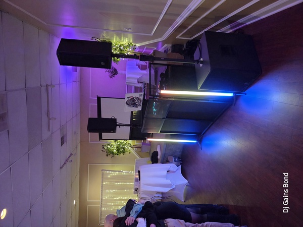 Dj Gains Bond