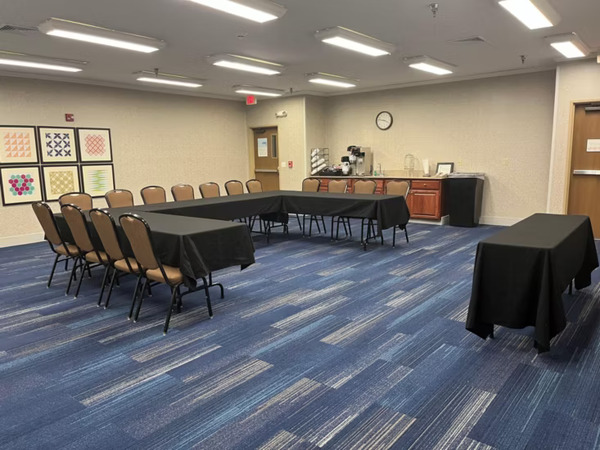 Holiday Inn Express & Suites Sioux Falls