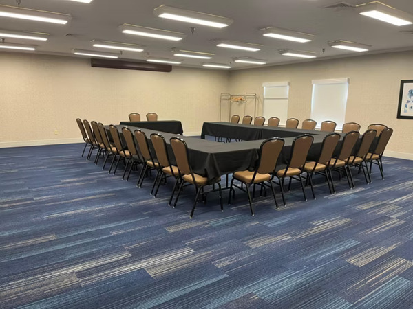 Holiday Inn Express & Suites Sioux Falls