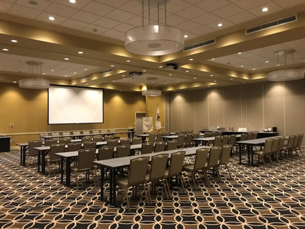 Holiday Inn Hotel & Suites East Peoria and Johnny's Italian Steakhouse