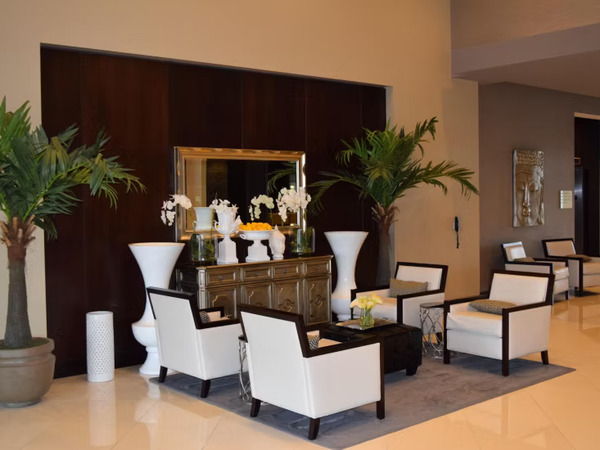 Holiday Inn Hotel & Suites East Peoria and Johnny's Italian Steakhouse