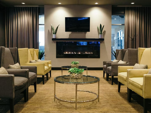 Holiday Inn Hotel & Suites East Peoria and Johnny's Italian Steakhouse
