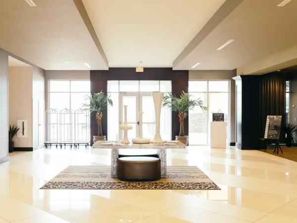Holiday Inn Hotel & Suites East Peoria and Johnny's Italian Steakhouse