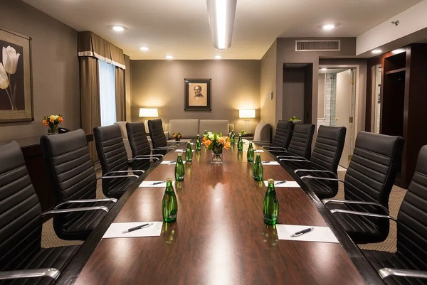Lord Elgin Hotel