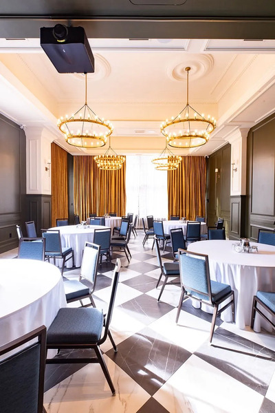 Lord Elgin Hotel