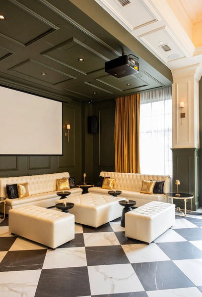 Lord Elgin Hotel