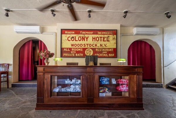 Colony Woodstock