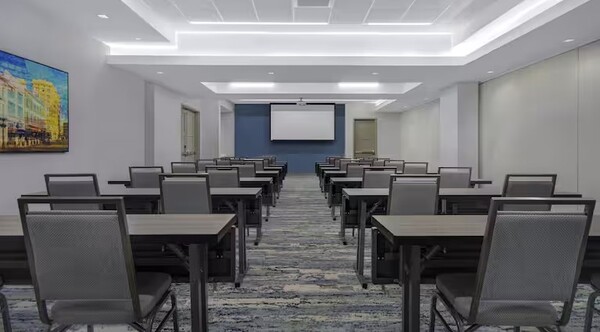 Hampton Inn & Suites/Home2 Suites Riverwalk