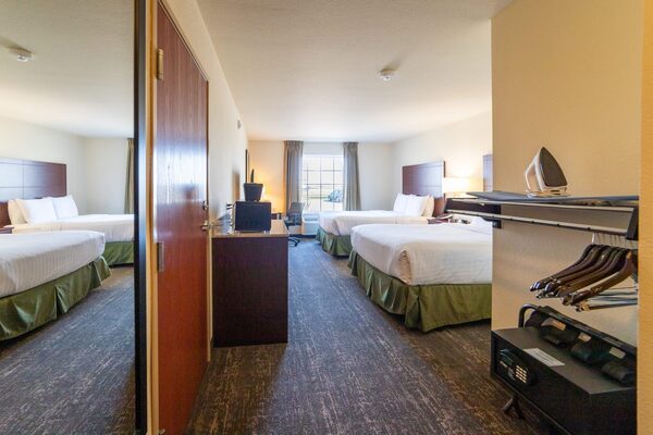 Cobblestone Inn & Suites - Eaton, CO