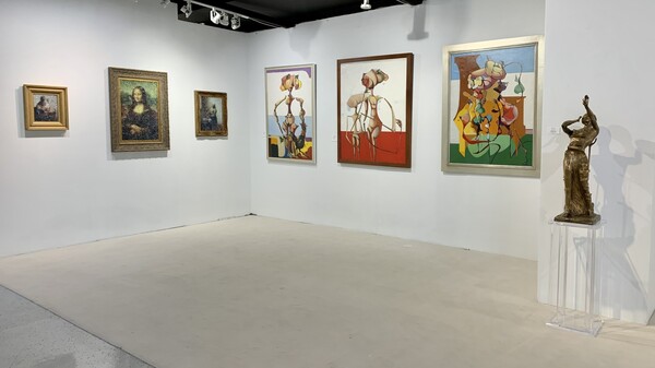 Palm Beach Art And Design Showroom