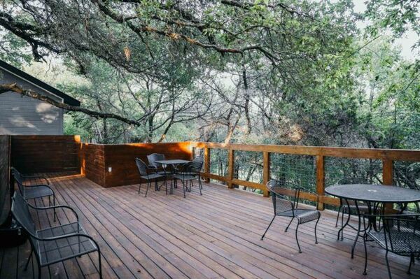 Wimberley Inn + Bar