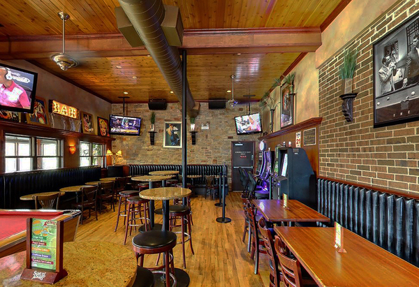 Anyway's Pub - Oakbrook Terrace