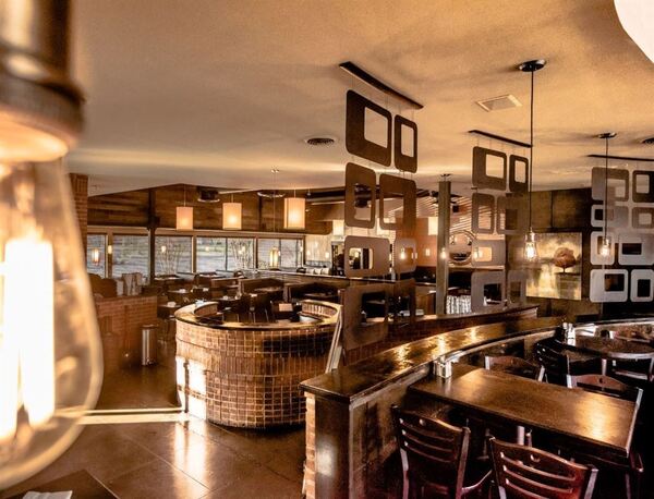 Darfons Restaurant & Lounge